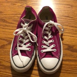 Converse women’s size 7
